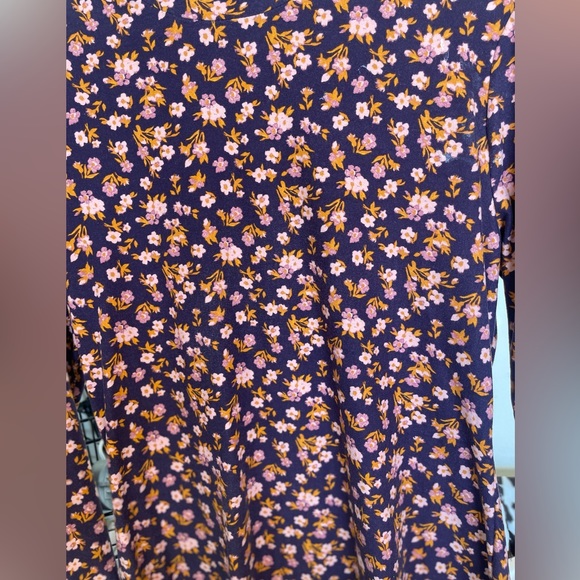 Very Cute long sleeve dress - Picture 2 of 2